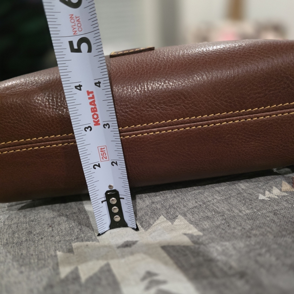 Dooney And Bourke Cossbody. - Picture 9 of 11
